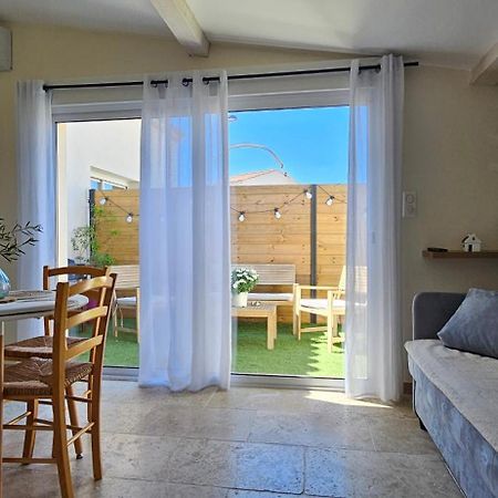 Апартаменти Chez Lisa Пор-Сен-Луї-дю-Рон Екстер'єр фото